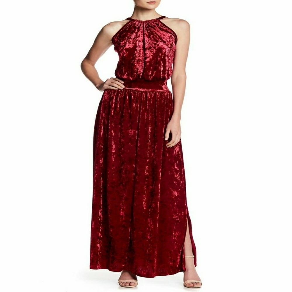 Go Couture

Sleveless Halter Velvet Maxi Dress